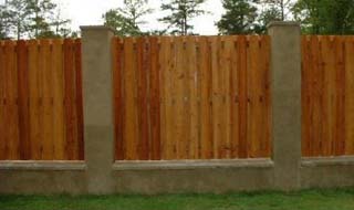 privacy_fence_with_columns